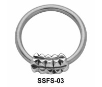 Small Pyramids Face Closure Ring SSFS-03